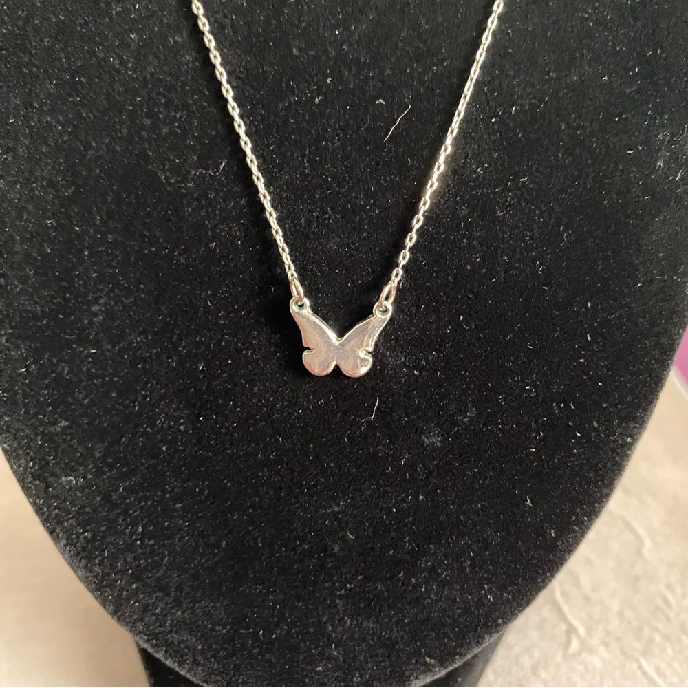 Maurice's butterfly necklace - Picture 2 of 5